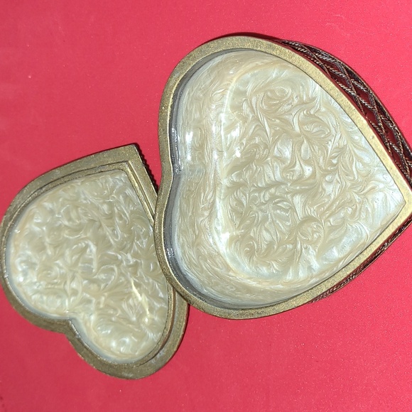 Bombat Co.  Burg. Red Trinket Box. used but In good condition, some slight wear - Picture 5 of 5